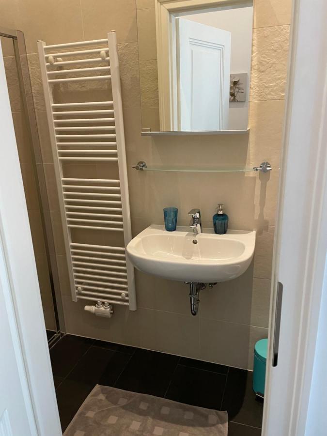 Cozy City Apartment Near City Center Wenen Buitenkant foto